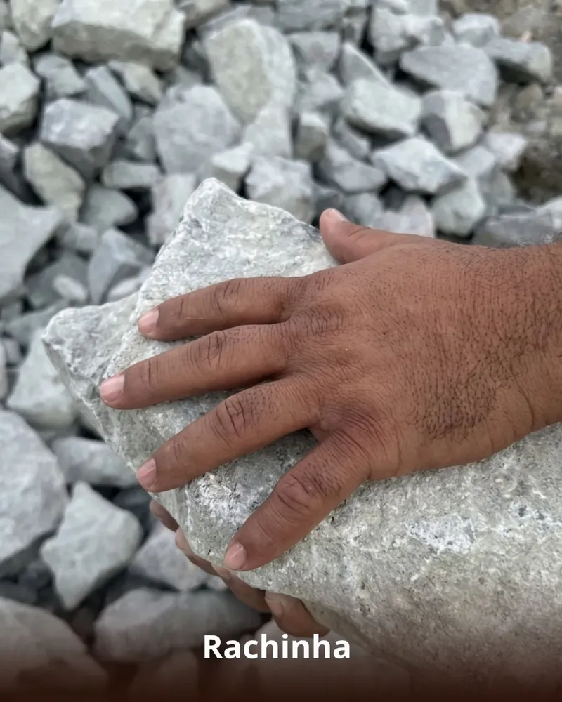 Pedra rachinha de mão para drenagem e fundação